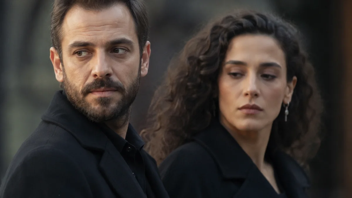 Erkan Kolçak Köstendil ile Cansu Tosun'un Boşanma Nedeni Merak Ediliyor